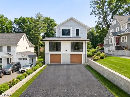 $2,498,000 | 84 Maple Street, Millburn, NJ 07041