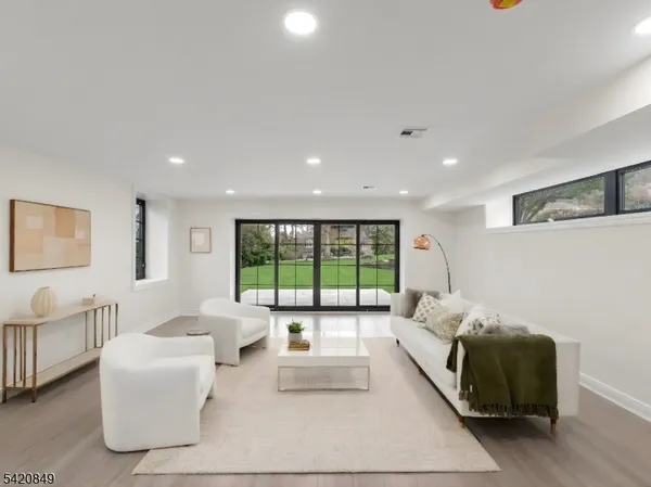 $2,498,000 | 84 Maple Street, Millburn, NJ 07041