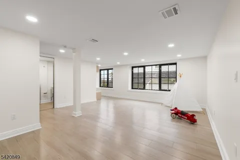 $2,498,000 | 84 Maple Street, Millburn, NJ 07041