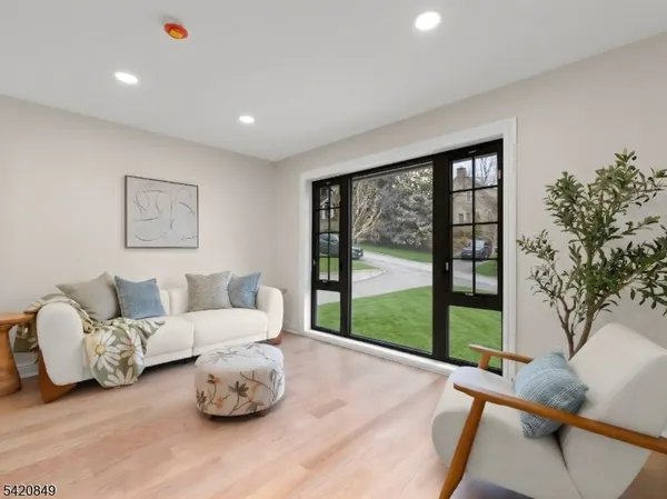 $2,498,000 | 84 Maple Street, Millburn, NJ 07041