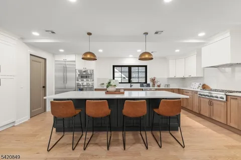 $2,498,000 | 84 Maple Street, Millburn, NJ 07041