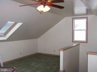 53 Country Road Perkasie, PA 18944 - Photo 4 of 6 Gallery Image 4