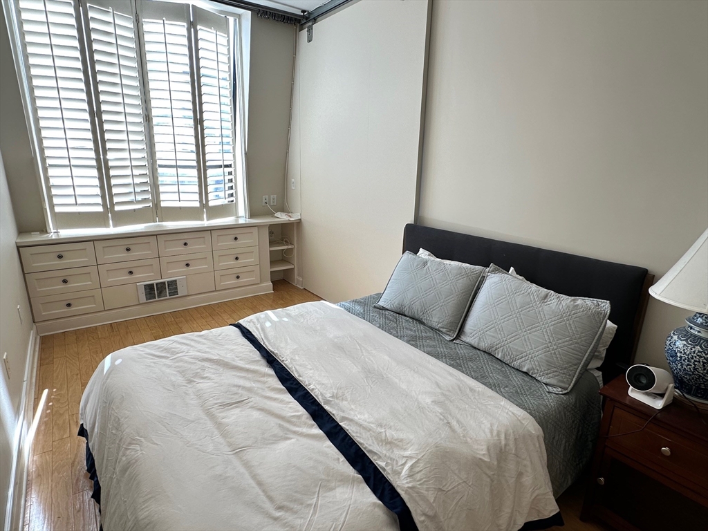 160 Commonwealth Avenue, Unit 704 Boston, MA 02116 - Photo 13 of 20