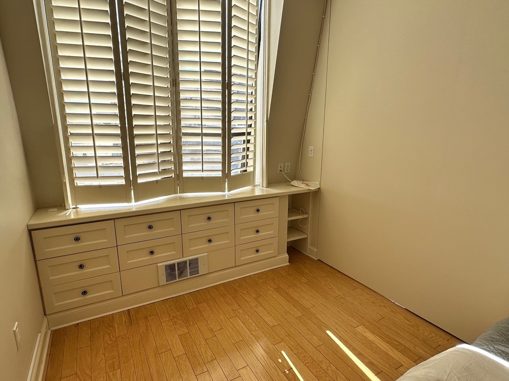 160 Commonwealth Avenue, Unit 704 Boston, MA 02116 - Photo 14 of 20