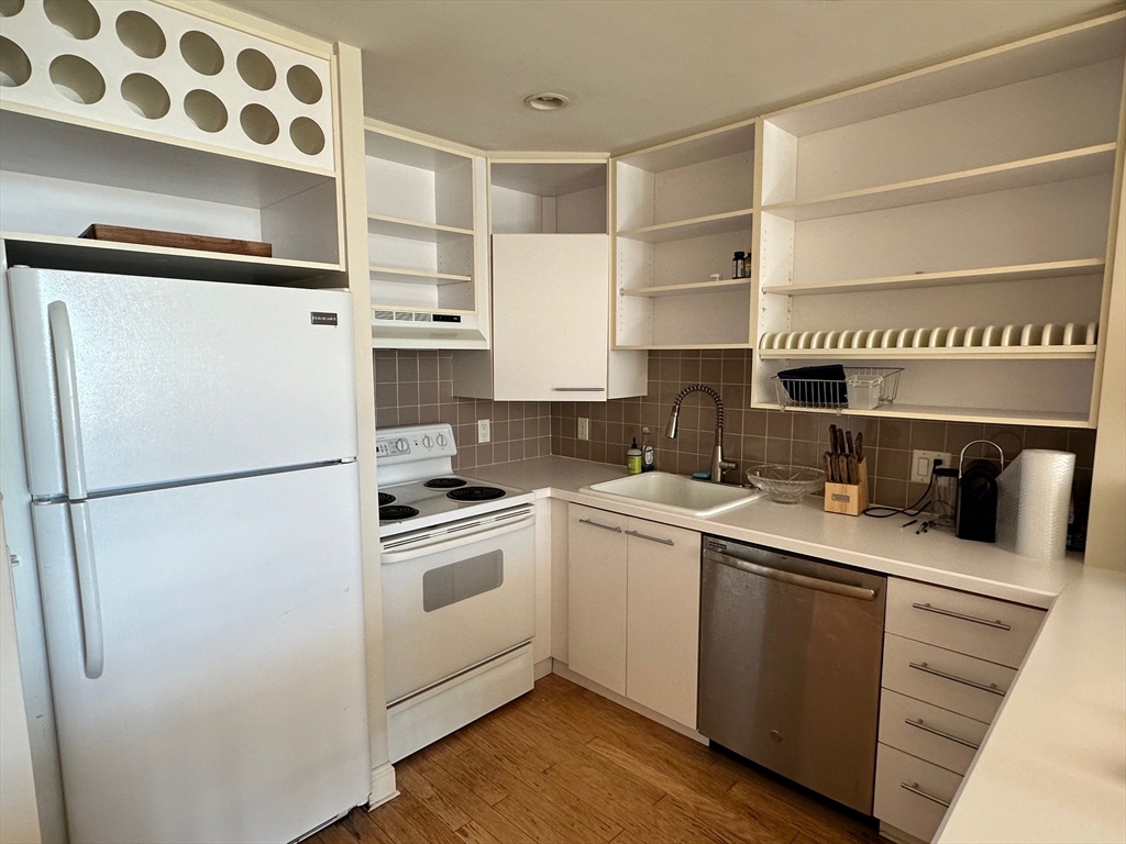 160 Commonwealth Avenue, Unit 704 Boston, MA 02116 - Photo 2 of 20