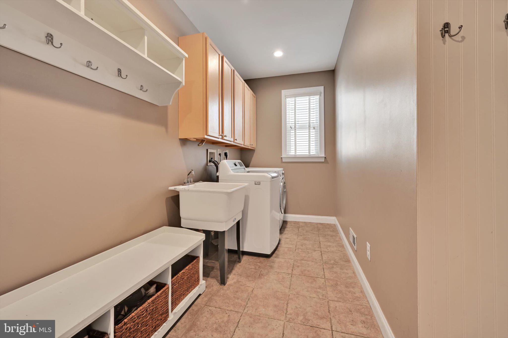 413 Partridgeberry Lane Chester Springs, PA 19425 - Photo 38 of 55 Laundry/Mudroom w/Utility Sink