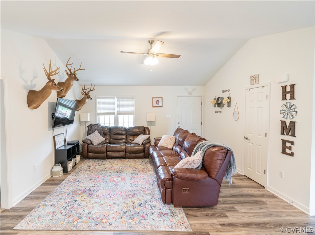 14701 Baltimore Road Dewitt, VA 23840 - Photo 6 of 18 Cathedral Great Room
