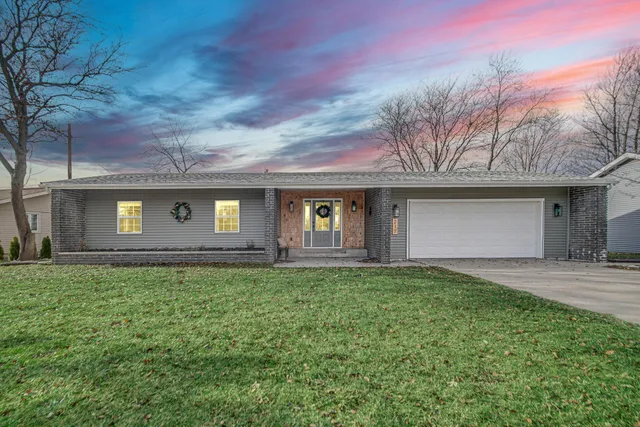 $368,900 | 217 Hemlock Lane, Crown Point, IN 46307