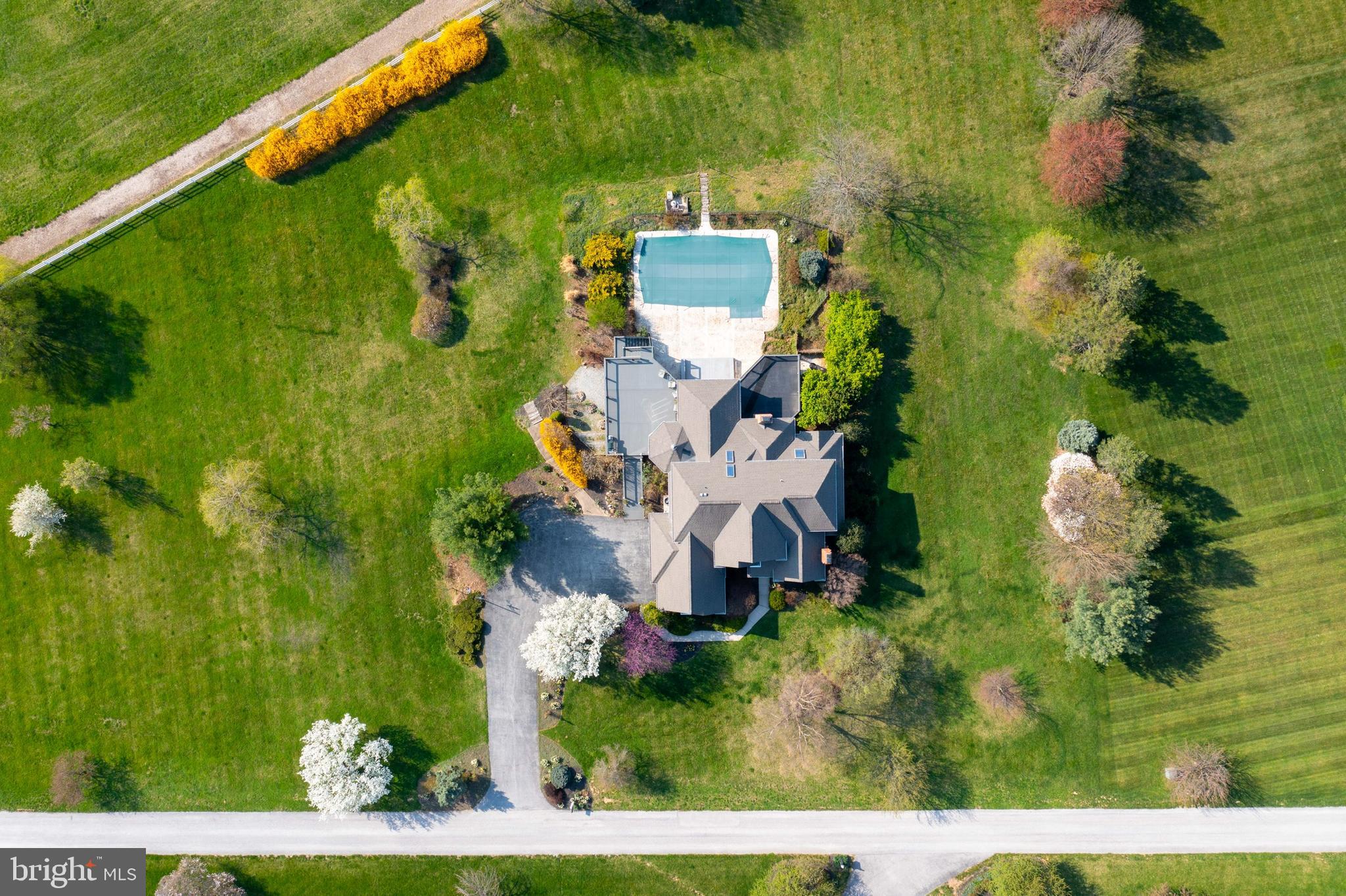 1879 Grantley Road York, PA 17403 - Photo 8 of 88 Gallery Image 8