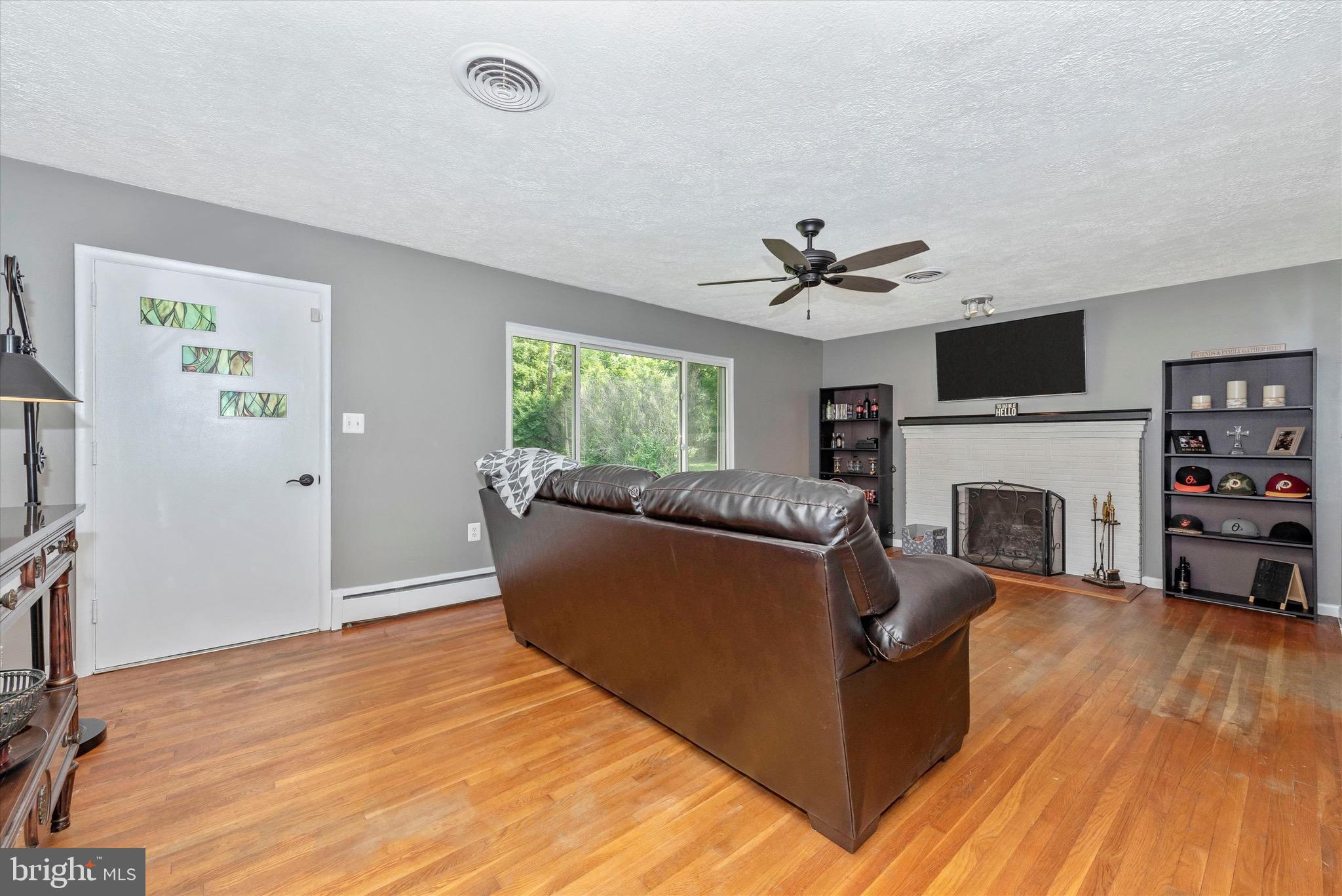 6637 Mt Phillip Road Frederick, MD 21703 - Photo 7 of 52 Gallery Image 7