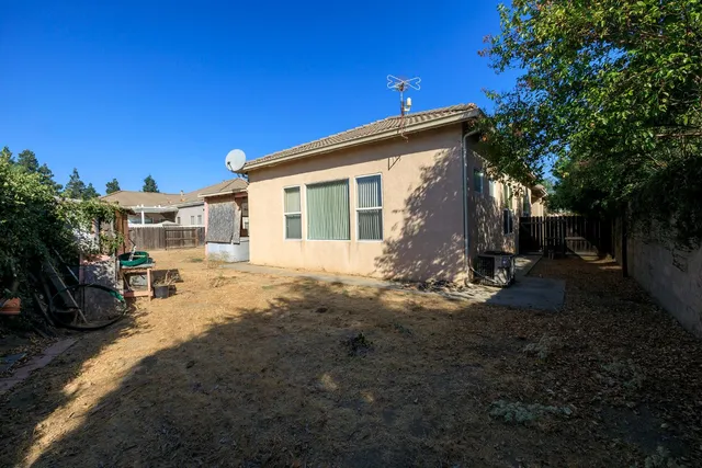 $585,000 | 3144 La Costa Lane, Modesto, CA 95355