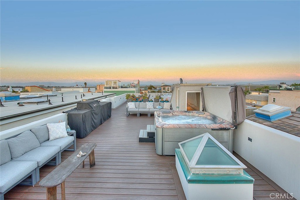 99 A Surfside Avenue Surfside, CA 90743 - Photo 48 of 75