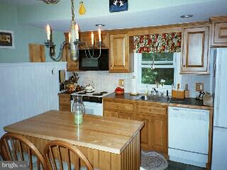 313 Lewis Road Broomall, PA 19008 - Photo 3 of 5
