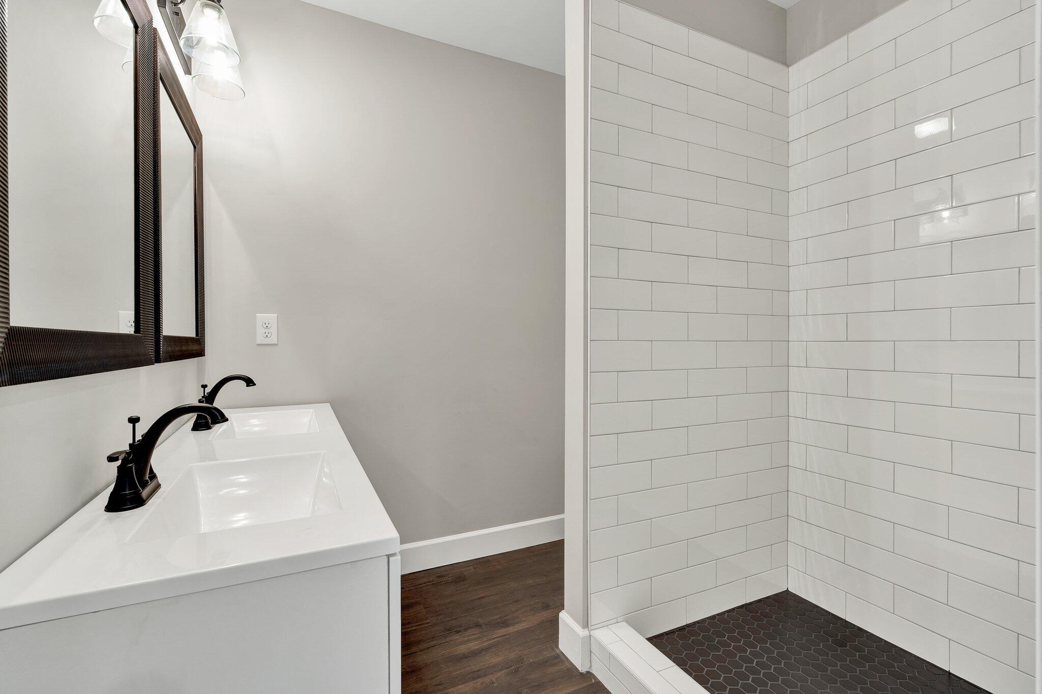 1515 Old Ringgold Road Chattanooga, TN 37404 - Photo 14 of 24 18-web-or-mls-DSC05817