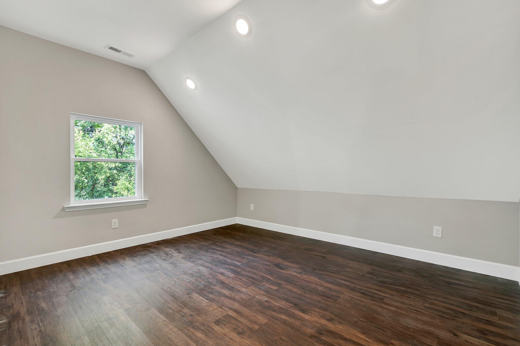 1515 Old Ringgold Road Chattanooga, TN 37404 - Photo 22 of 24 39-web-or-mls-DSC05946