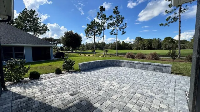 a view of outdoor space yard and green space