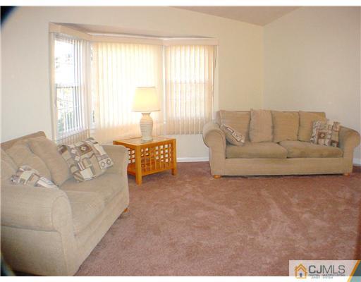 22 University Road East Brunswick, NJ 08816 - Photo 3 of 10 Gallery Image 3