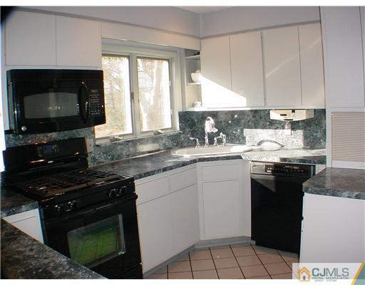 22 University Road East Brunswick, NJ 08816 - Photo 8 of 10 Gallery Image 8