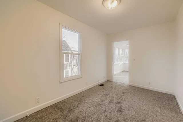 $2,599 | 988 Reaney Avenue East, St. Paul, MN 55106