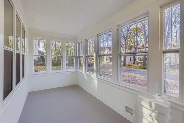 $2,599 | 988 Reaney Avenue East, St. Paul, MN 55106