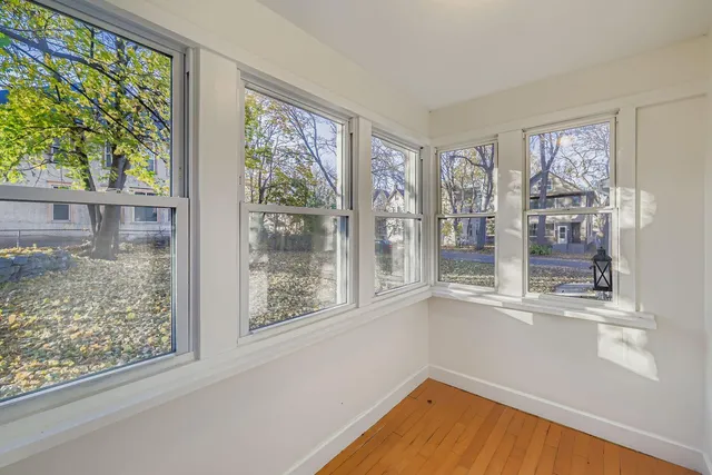 $2,599 | 988 Reaney Avenue East, St. Paul, MN 55106