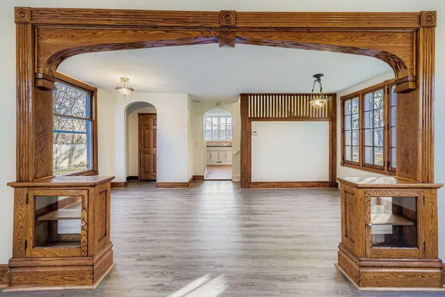 $2,599 | 988 Reaney Avenue East, St. Paul, MN 55106