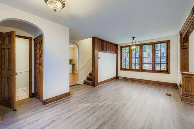 $2,599 | 988 Reaney Avenue East, St. Paul, MN 55106