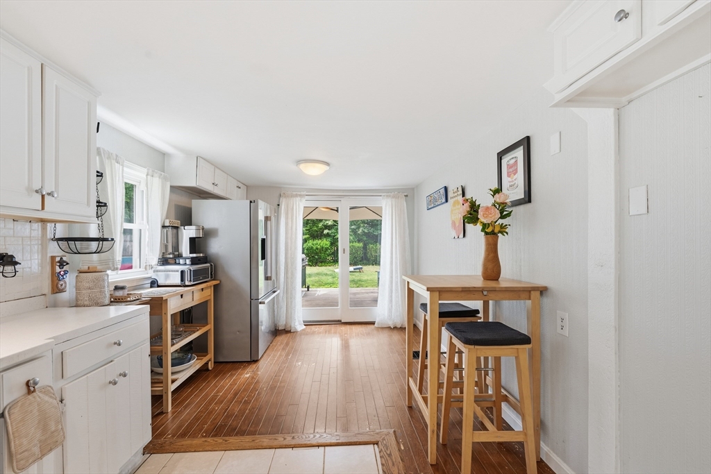 27 Leigh Road Hamilton, MA 01982 - Photo 4 of 40 Gallery Image 4