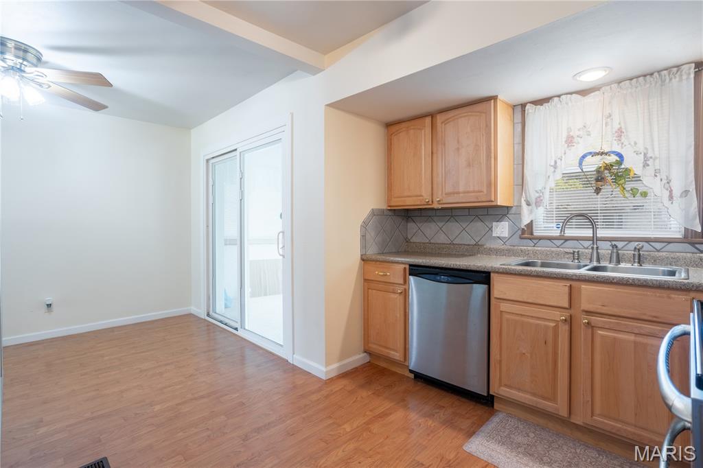 4464 Mohegan Drive St. Louis, MO 63123 - Photo 13 of 39