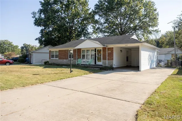 $2,100 | 4464 Mohegan Drive, St. Louis, MO 63123