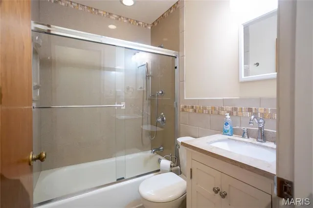 $2,100 | 4464 Mohegan Drive, St. Louis, MO 63123