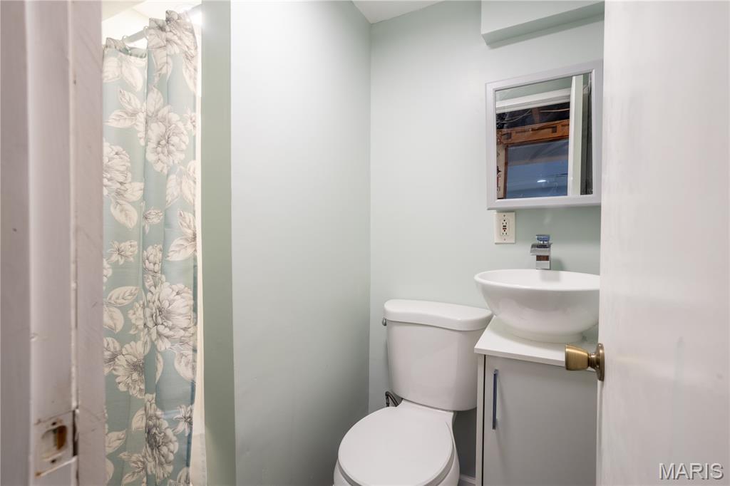 4464 Mohegan Drive St. Louis, MO 63123 - Photo 32 of 39