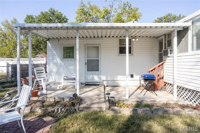 $2,100 | 4464 Mohegan Drive, St. Louis, MO 63123