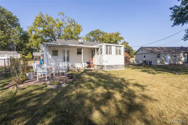 $2,100 | 4464 Mohegan Drive, St. Louis, MO 63123