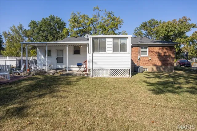 $2,100 | 4464 Mohegan Drive, St. Louis, MO 63123