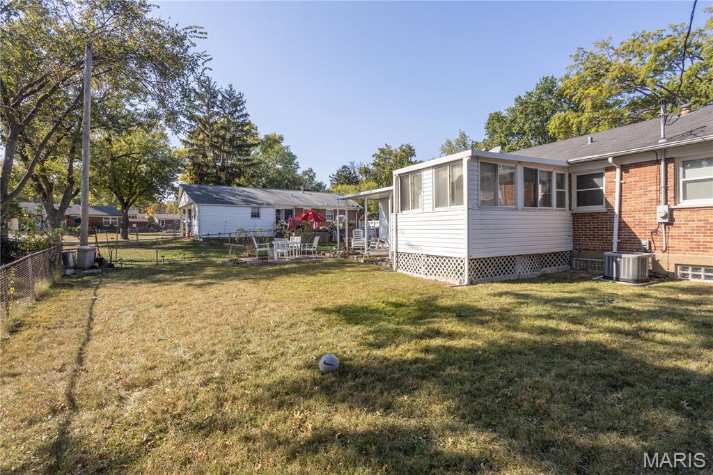 4464 Mohegan Drive St. Louis, MO 63123 - Photo 38 of 39