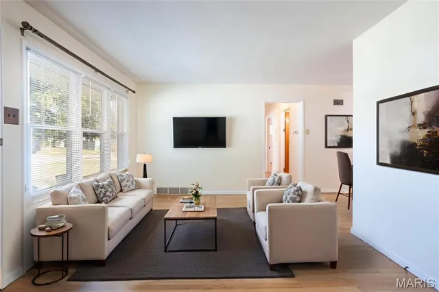 $2,100 | 4464 Mohegan Drive, St. Louis, MO 63123