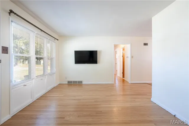 $2,100 | 4464 Mohegan Drive, St. Louis, MO 63123