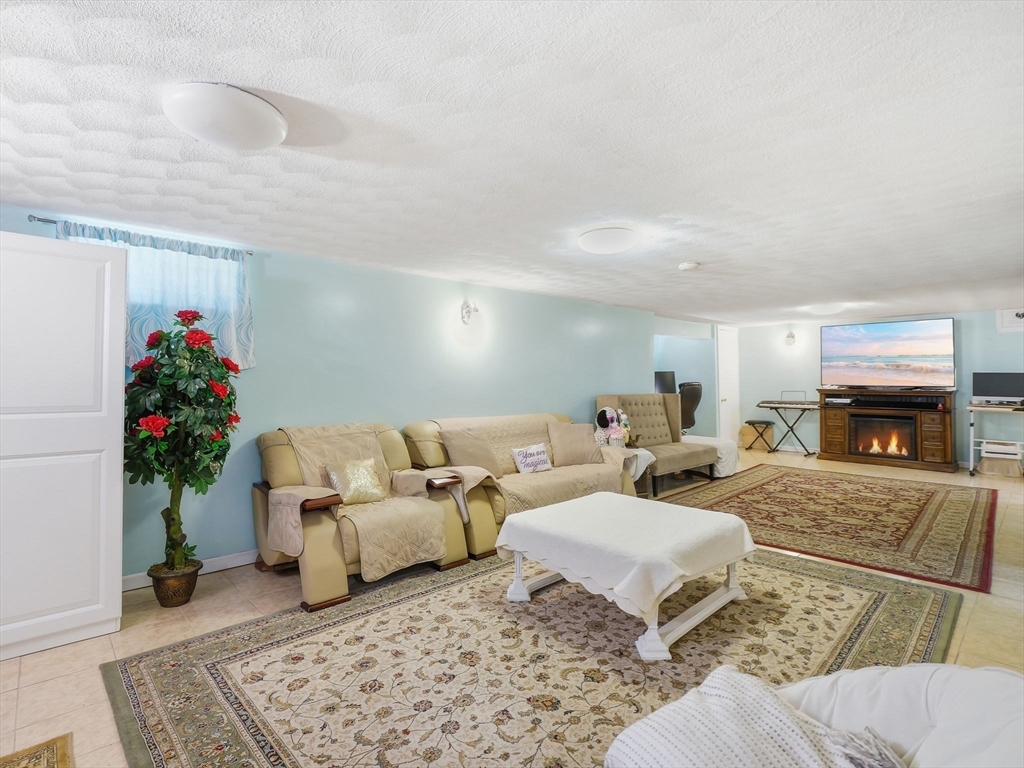 44 Dunster Road Everett, MA 02149 - Photo 13 of 24