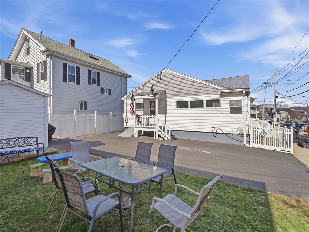 44 Dunster Road Everett, MA 02149 - Photo 4 of 24