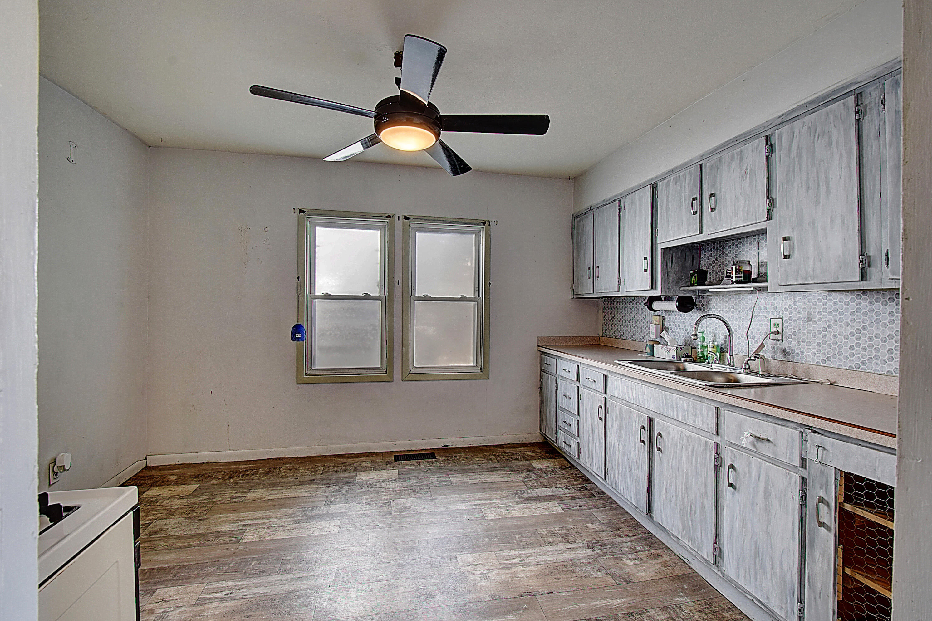 605 Maple Street Elizabethton, TN 37643 - Photo 11 of 28 DSC_0157And8more