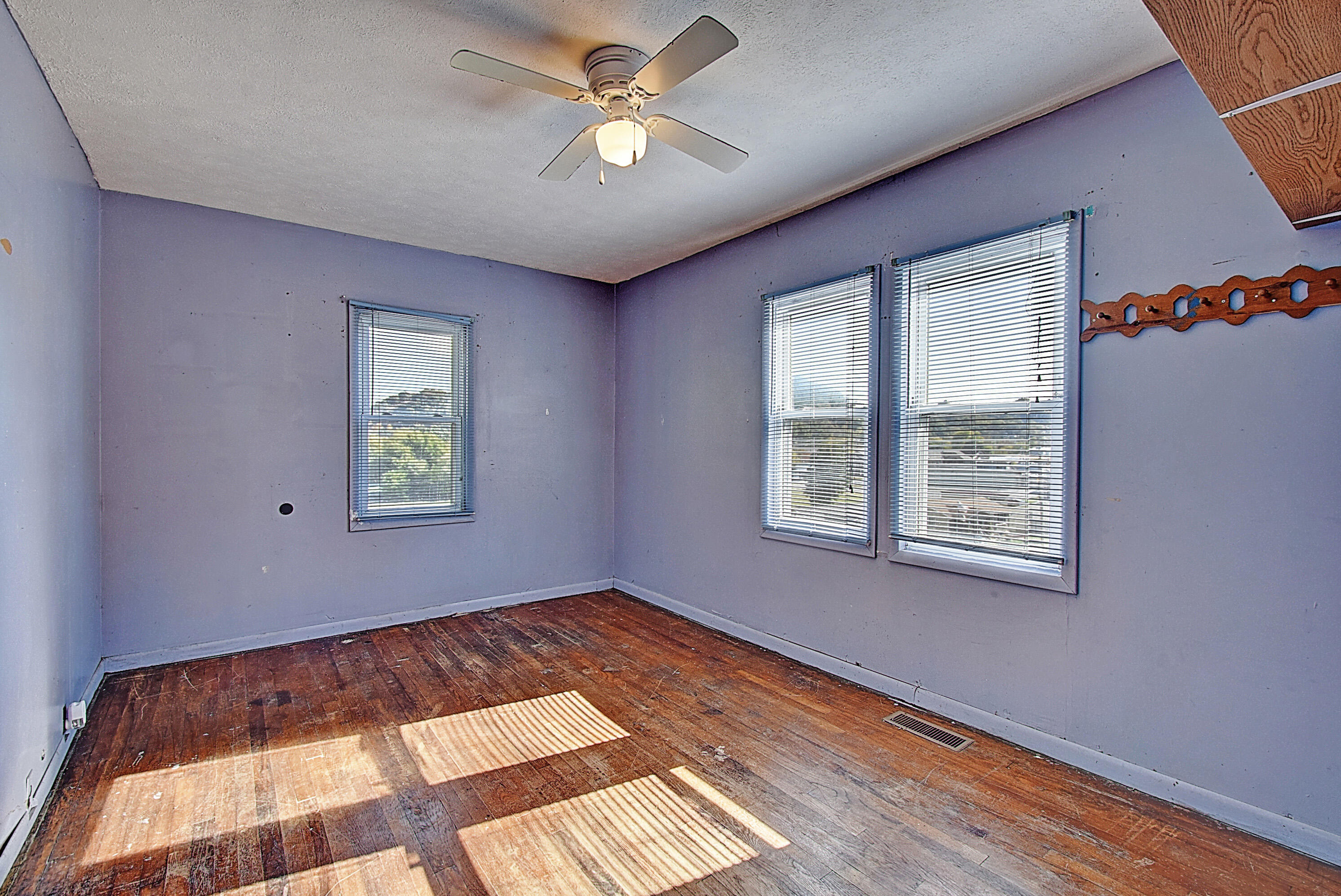 605 Maple Street Elizabethton, TN 37643 - Photo 19 of 28 DSC_0295And8more