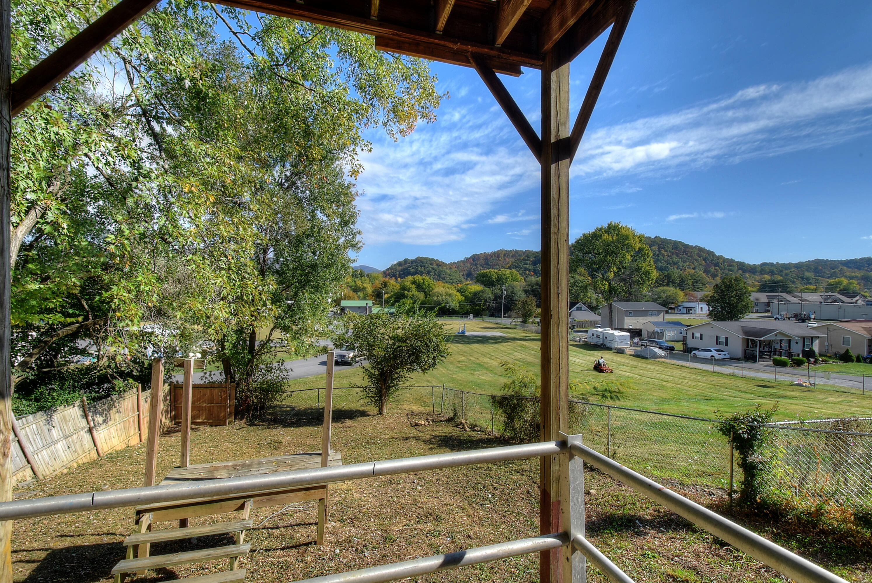 605 Maple Street Elizabethton, TN 37643 - Photo 26 of 28 DSC_0403_4_5_6_7_8