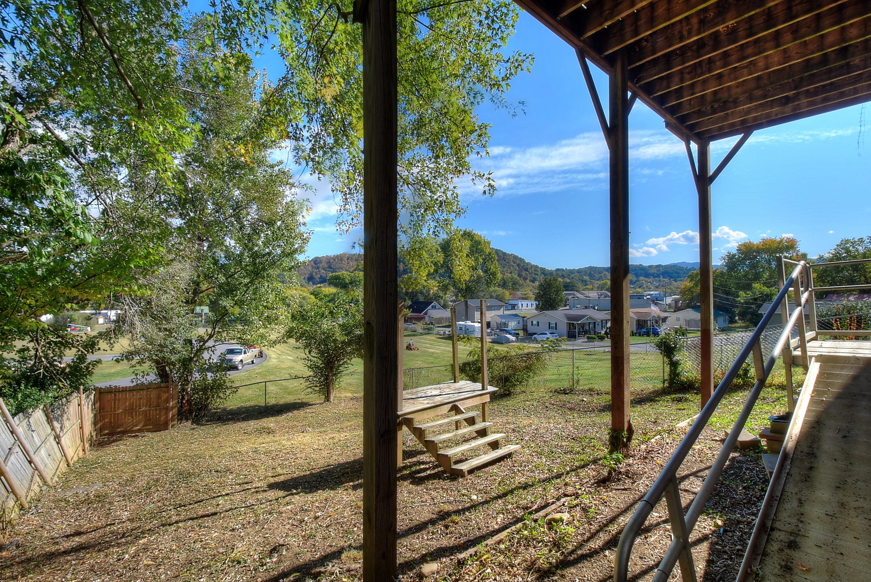 605 Maple Street Elizabethton, TN 37643 - Photo 28 of 28 DSC_0457_58_59_60_61_62