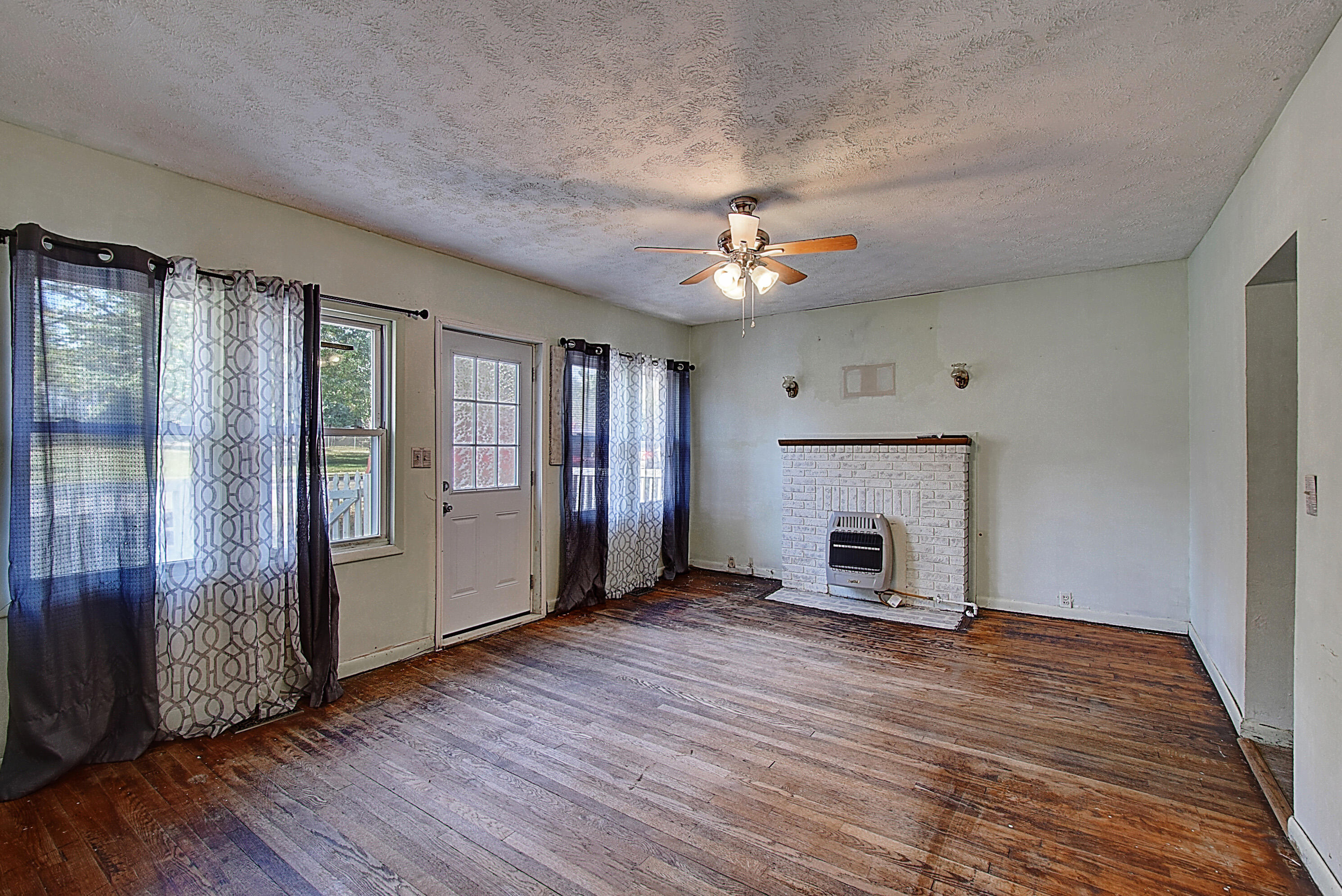 605 Maple Street Elizabethton, TN 37643 - Photo 8 of 28 DSC_0103And8more