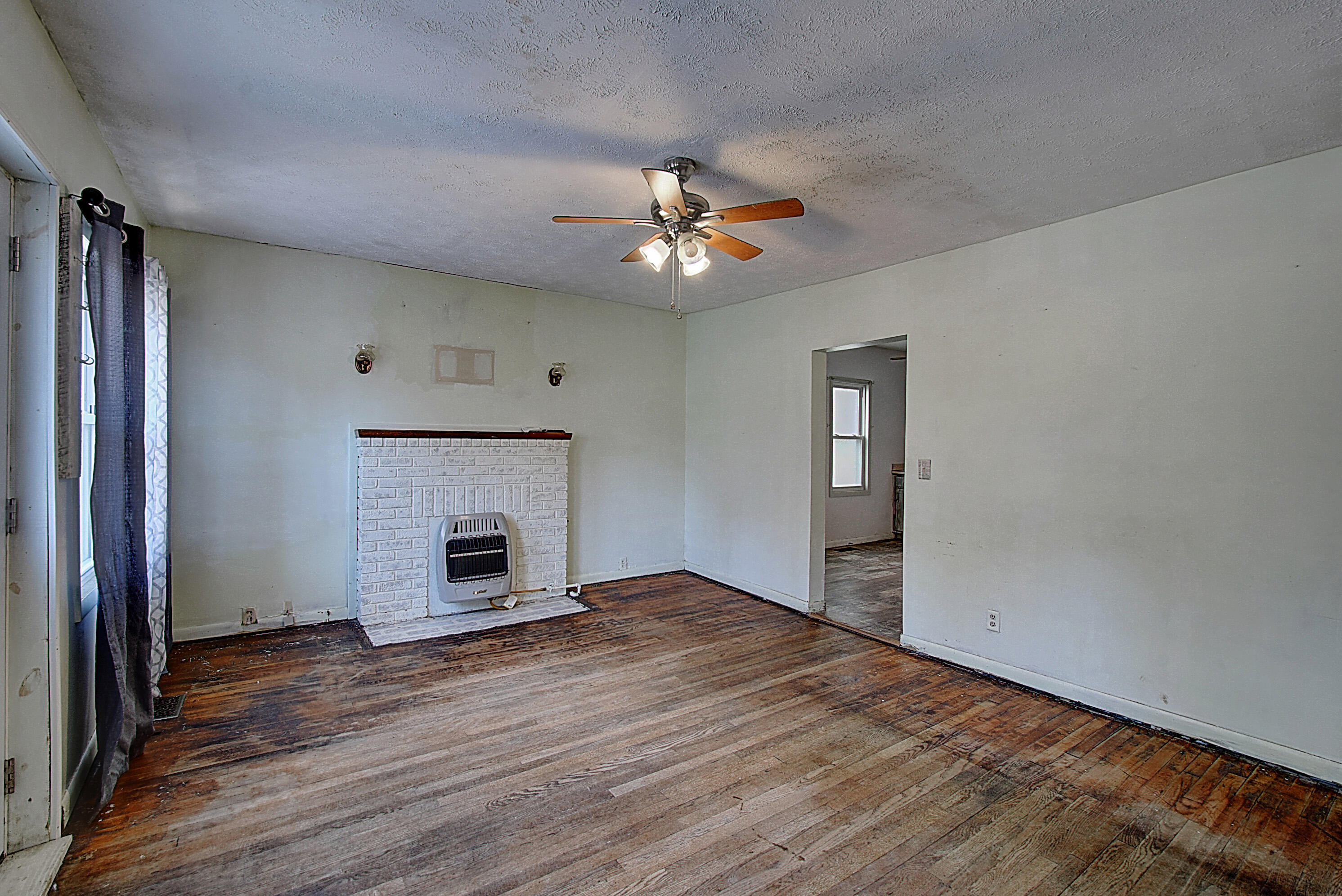 605 Maple Street Elizabethton, TN 37643 - Photo 9 of 28 DSC_0130And8more