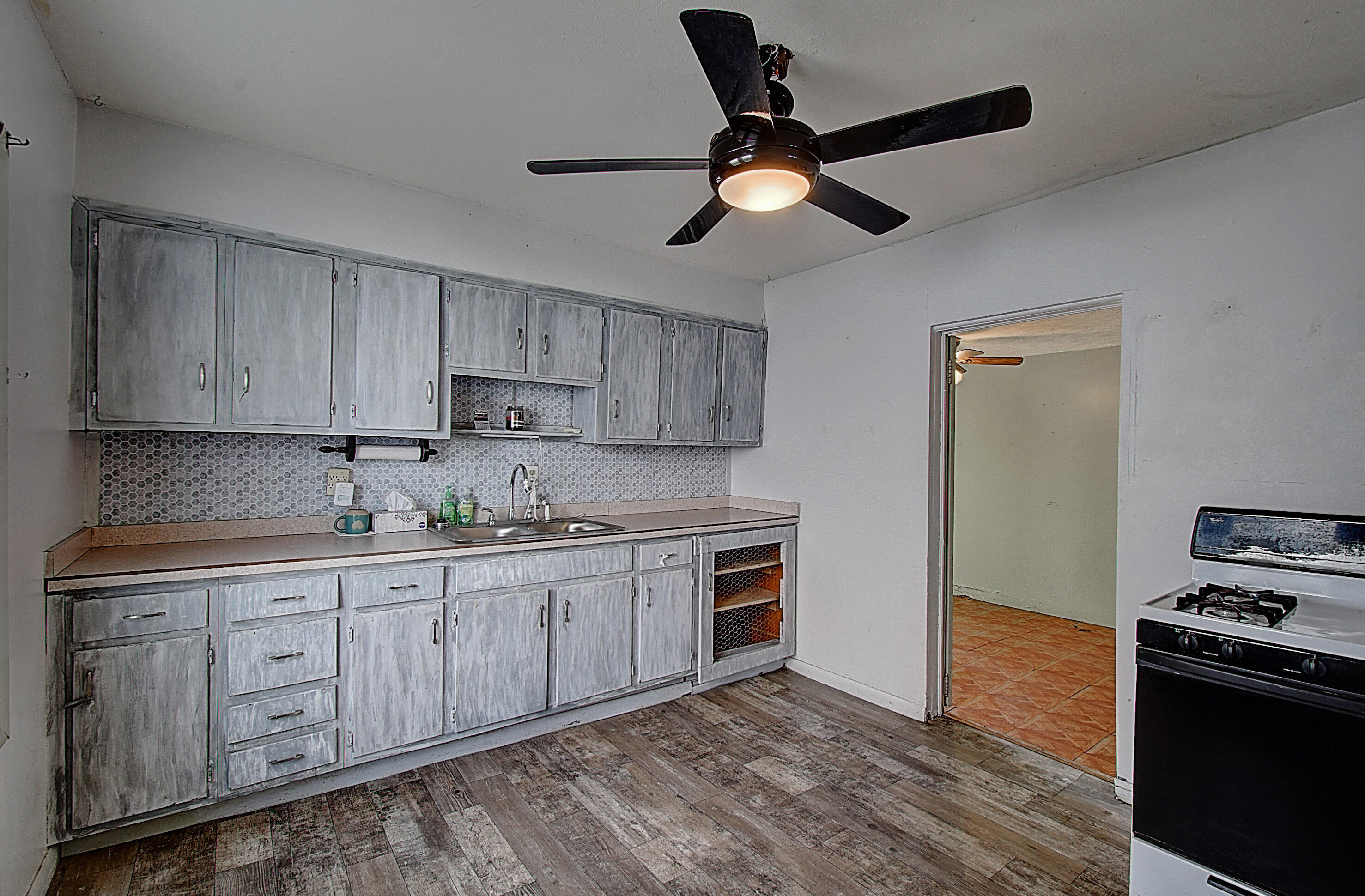 605 Maple Street Elizabethton, TN 37643 - Photo 10 of 28 DSC_0139And8more