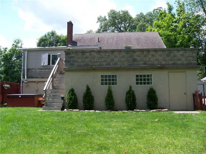 5586 Glass Road Pittsburgh, PA 15205 - Photo 18 of 25 Exterior Back.