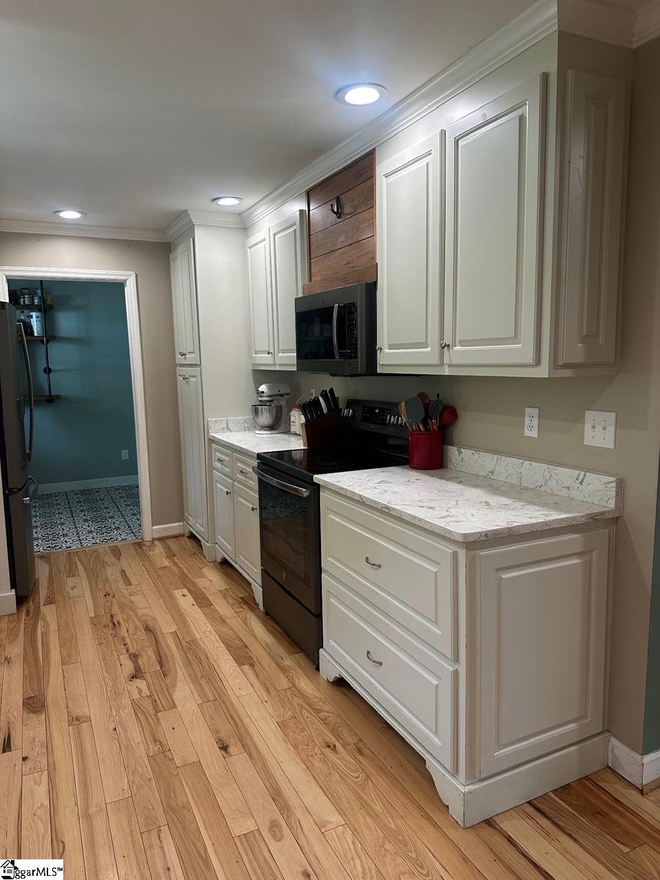 329 Wash Lesley Road Pickens, SC 29671 - Photo 11 of 37