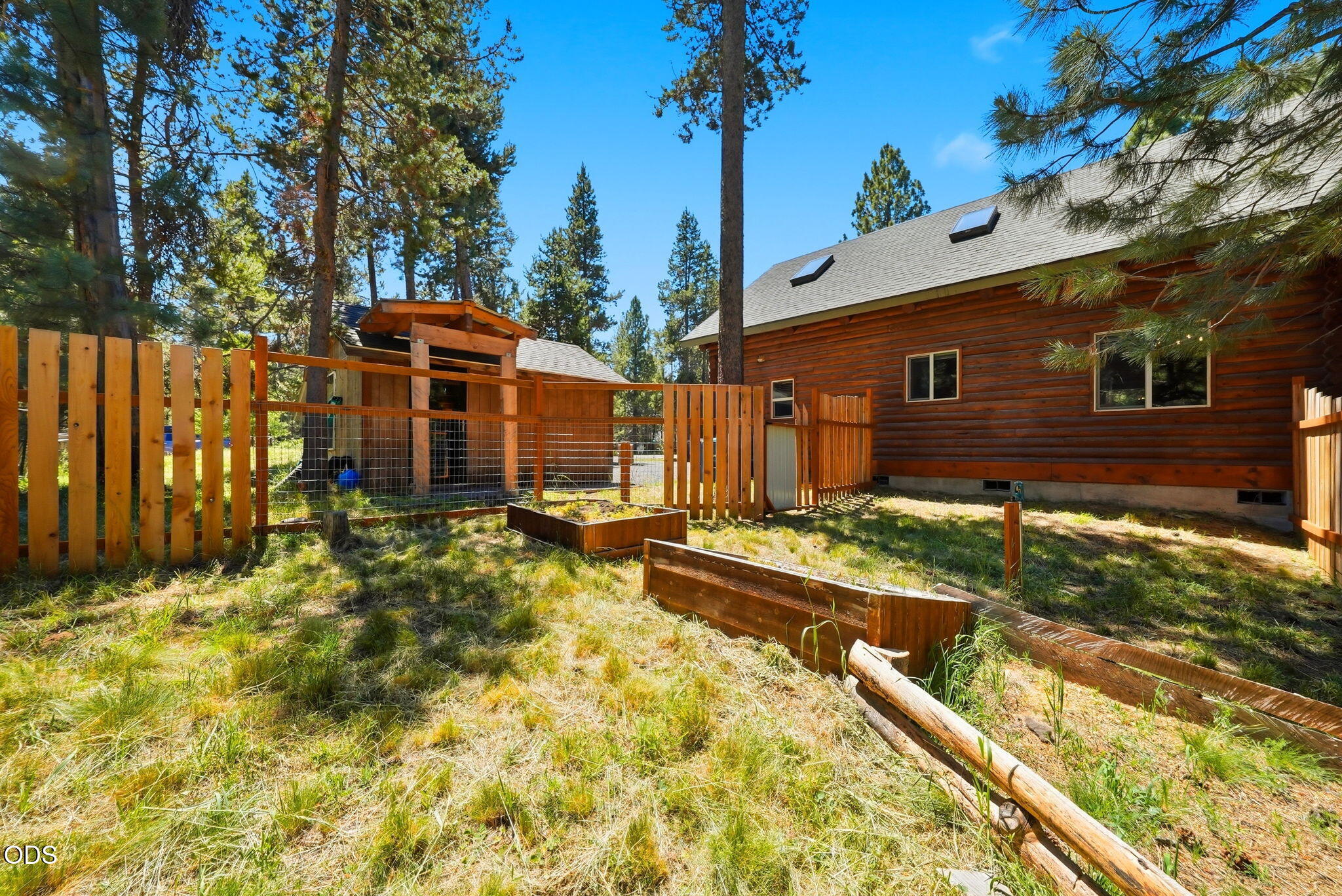 17004 Milky Way Bend, OR 97707 - Photo 31 of 48